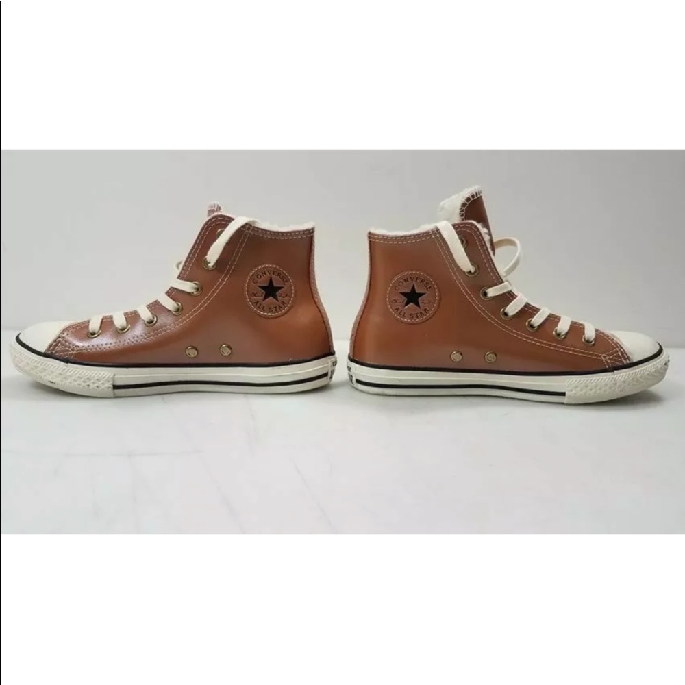 New Brown leather w fleece converse size youth 3